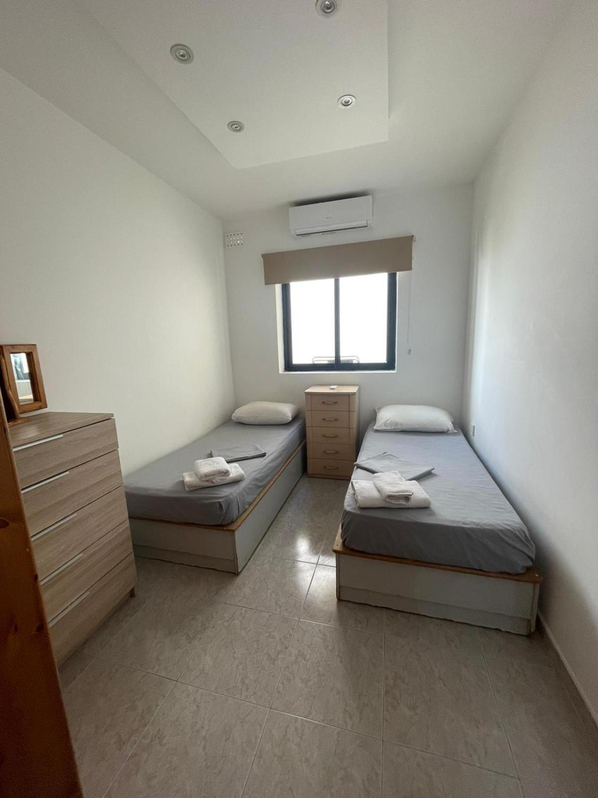 No 6 Poseidon Apartment San Ġiljan Kültér fotó